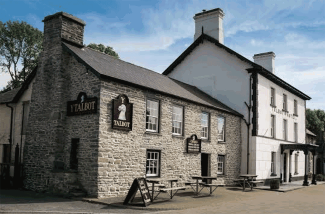 Talbot-pub-tregaron